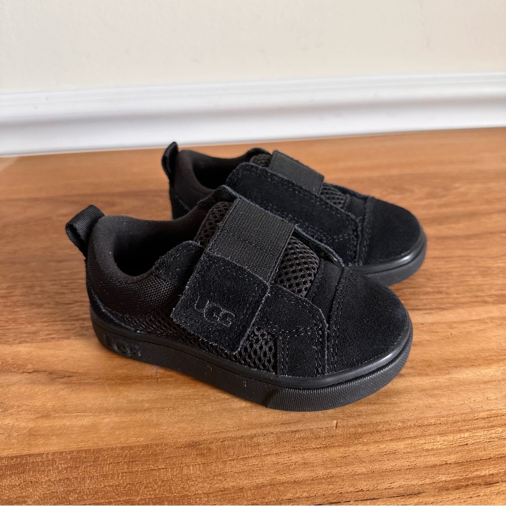 UGG Rennon Low Black Suede Kids Toddler Boy Girl Sneakers Size 6